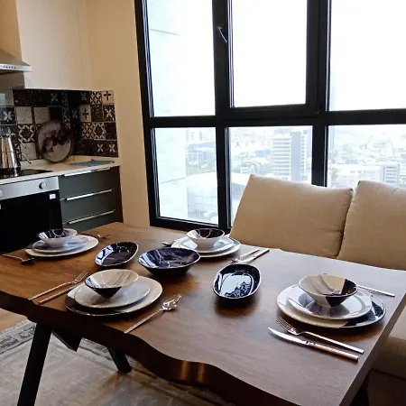 Apartment Bizztowers 176 *